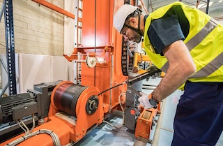 Mecalux teknik destek ekibi depodaki arıza süresinin en aza indirilmesine yardımcı olur Mecalux teknik destek ekibi depodaki arıza süresinin en aza indirilmesine yardımcı olur