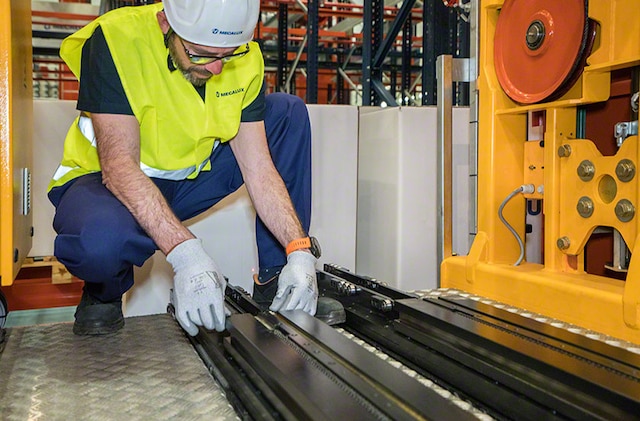 Yedek parça paketleri bu bileşenlerin hazır bulunmasını sağlar Yedek parça paketleri bu bileşenlerin hazır bulunmasını sağlar